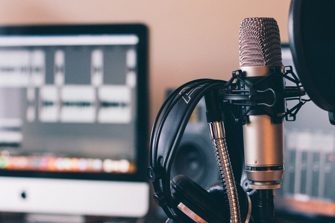 Podcast produkcja premium: Jak stworzyć profesjonalny program?